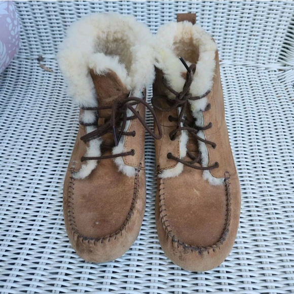 Ugg Boots Chestnut Chickaree 100716 Brown Leather Lace Up Booties Women's Sz 11 - Picture 1 of 6